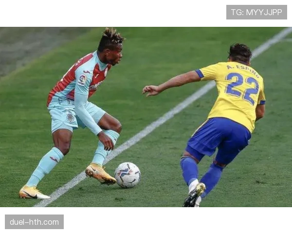 福登 vs 穆西亚拉:盘带能力与进攻创造力对比 福登 vs 穆西亚拉:盘带能力与进攻创造力对比